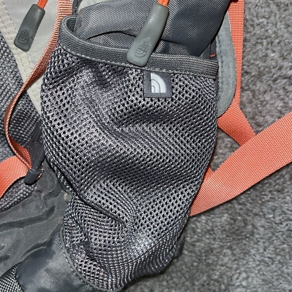 North Face Recon Travel School Laptop Carry Hiking Trail Backpack Creme Orange - Picture 9 of 10